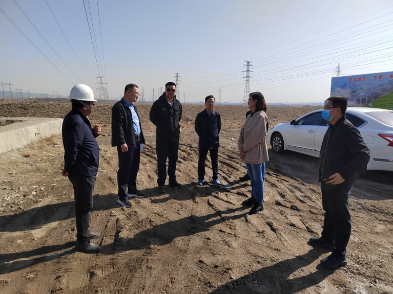 石嘴山市科技局黨組書記、局長(zhǎng)周福禎，惠農(nóng)區(qū)委常委、組織部部長(zhǎng)杜春紅到興康恒潤(rùn)調(diào)研